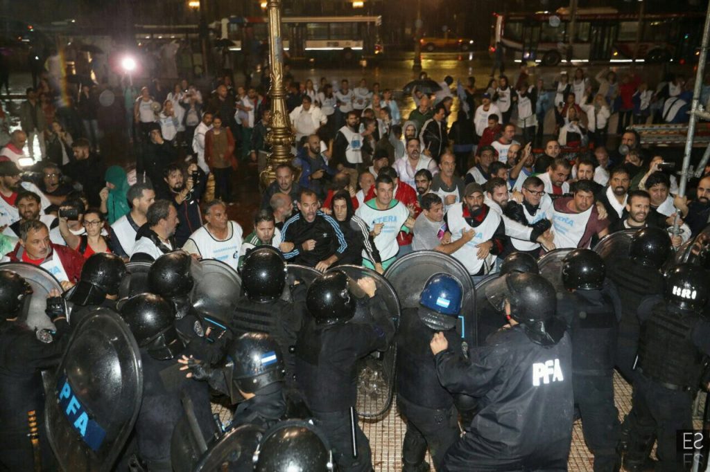 El ajuste solo pasa con represión
