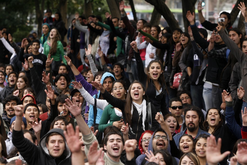 ¡Vamos por un centro democrático, participativo y de lucha!