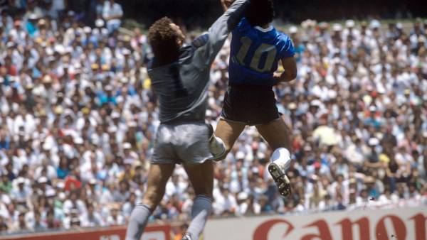 La pelota cada vez más manchada