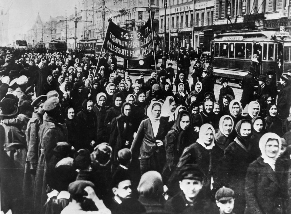LAS MUJERES OBRERAS Y BOLCHEVIQUES: MOTOR DE LA REVOLUCIÓN