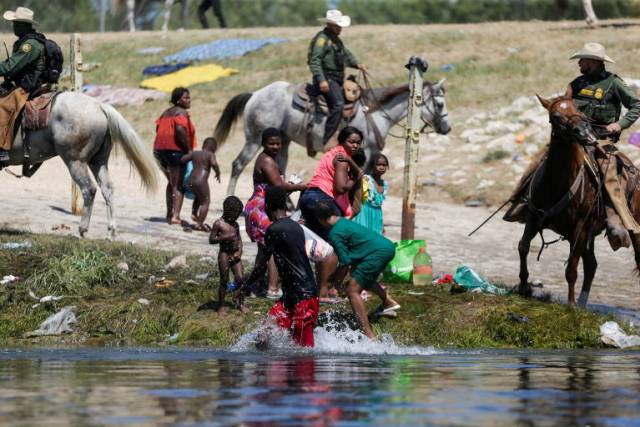 ¡DERECHO DE INGRESO A TODOS LOS INMIGRANTES HAITIANOS!