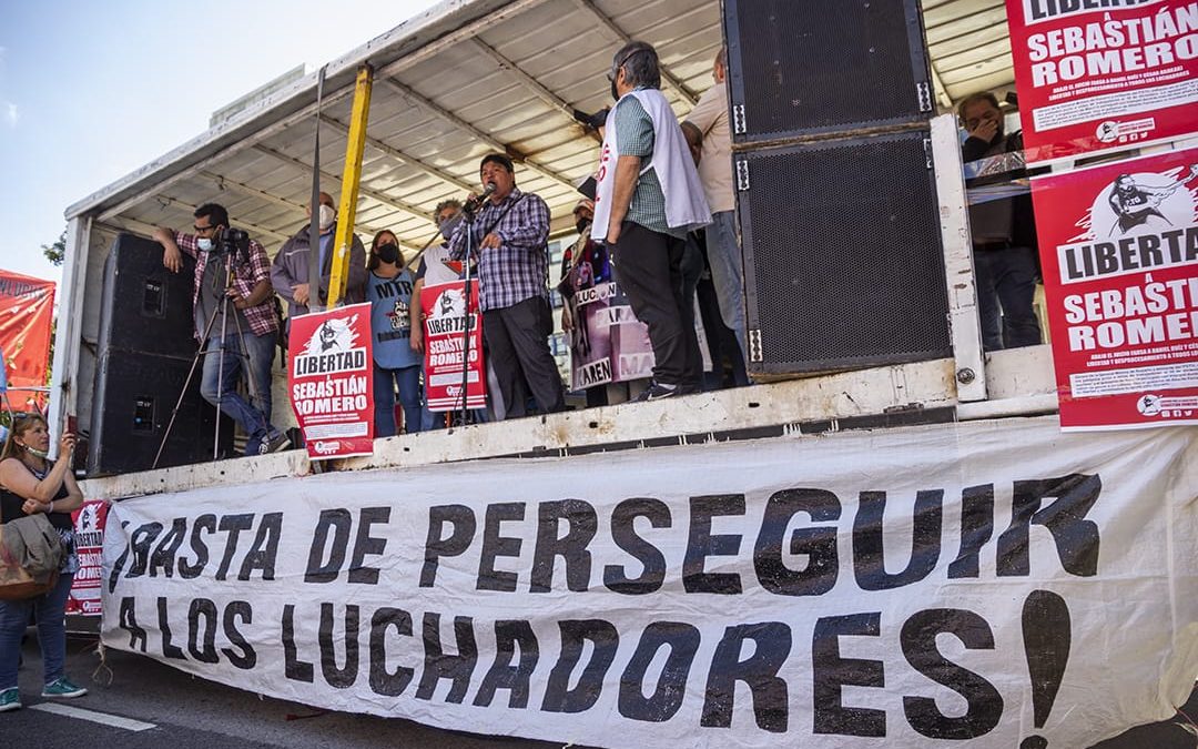 IMPORTANTE ACTO UNITARIO CONTRA EL JUICIO A DANIEL RUIZ Y CESAR ARAKAKI Y POR LIBERTAD A SEBASTIÁN ROMERO